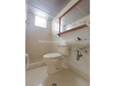 Apartamento en venta en Loma De Los Bernal, Medellín · foto 2 de 6