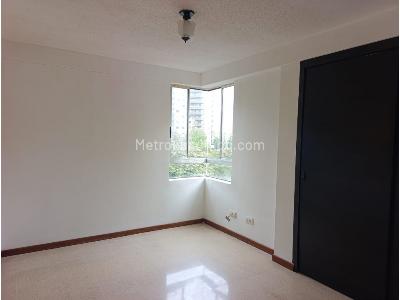 Apartamento en venta en Loma De Los Bernal, Medellín · foto 5 de 6