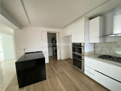 Apartamento de 4 alcobas en venta en El Poblado, Medellín, 321 m² · foto 7 de 20