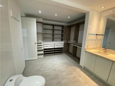 Apartamento de 4 alcobas en venta en El Poblado, Medellín, 321 m² · foto 13 de 20