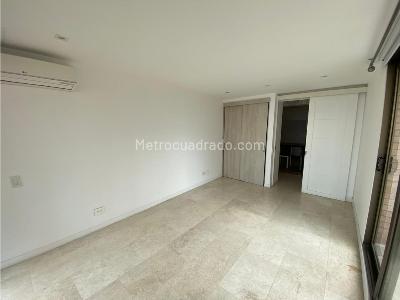 Apartamento de 4 alcobas en venta en El Poblado, Medellín, 321 m² · foto 19 de 20