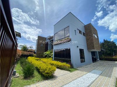 Casa de 4 alcobas en venta en Las Palmas, Envigado · foto 3 de 20