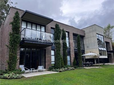 Casa de 4 alcobas en venta en Las Palmas, Envigado, 650 m² · foto 2 de 20