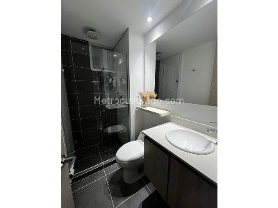 Apartamento de 3 alcobas en venta en Loma De Los Bernal, Medellín, 100 m² · foto 9 de 10