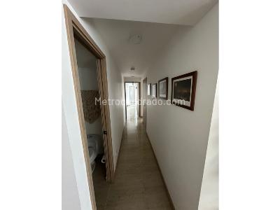 Apartamento de 3 alcobas en venta en Loma De Los Bernal, Medellín, 120 m² · foto 6 de 9