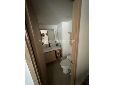 Apartamento de 3 alcobas en venta en Loma De Los Bernal, Medellín, 120 m² · foto 8 de 9
