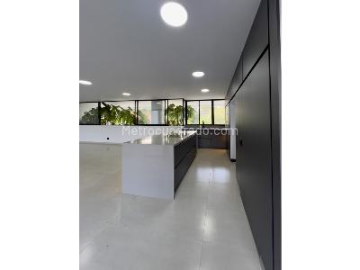 Apartamento en venta en El Poblado, Medellín · foto 6 de 20