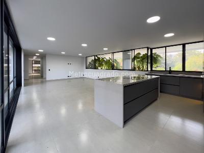 Apartamento en venta en El Poblado, Medellín · foto 7 de 20