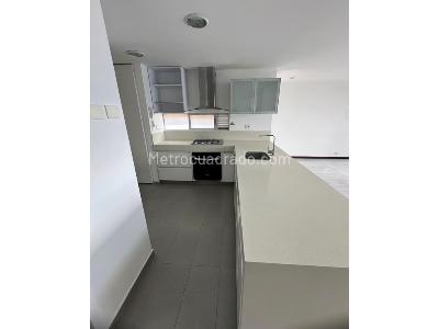 Apartamento de 3 alcobas en venta en Las Palmas, Medellín, 170 m² · foto 2 de 11