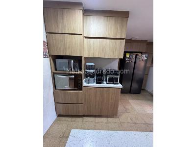Casa de 5 alcobas en venta en Loma De Los Bernal, Medellín, 192 m² · foto 5 de 20