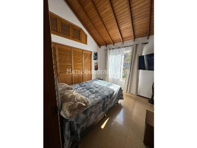 Casa de 5 alcobas en venta en Loma De Los Bernal, Medellín, 192 m² · foto 7 de 20