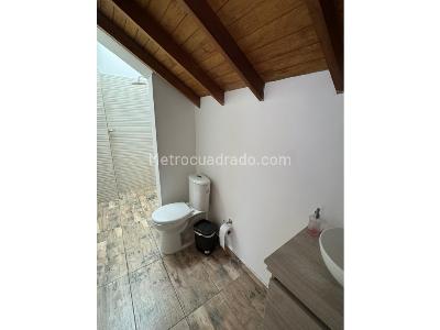 Casa de 5 alcobas en venta en Loma De Los Bernal, Medellín, 192 m² · foto 9 de 20
