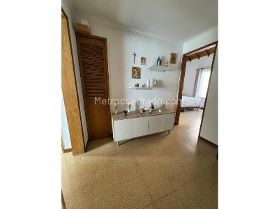Casa de 5 alcobas en venta en Loma De Los Bernal, Medellín, 192 m² · foto 10 de 20