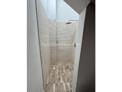 Casa de 5 alcobas en venta en Loma De Los Bernal, Medellín, 192 m² · foto 14 de 20