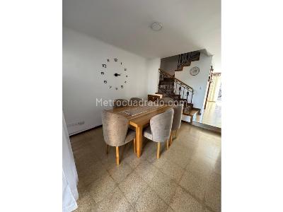 Casa de 5 alcobas en venta en Loma De Los Bernal, Medellín, 192 m² · foto 15 de 20