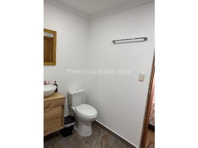 Casa de 5 alcobas en venta en Loma De Los Bernal, Medellín, 192 m² · foto 18 de 20