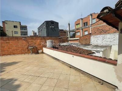 Casa en venta en Belen Rosales, Medellín · foto 2 de 15