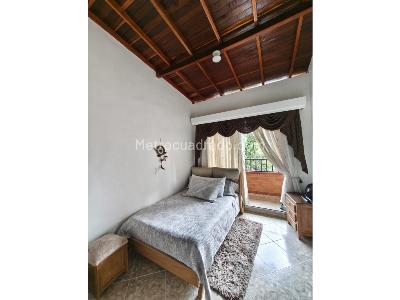 Casa de 5 alcobas en venta en Rodeo Alto, Medellín, 90 m² · foto 9 de 19