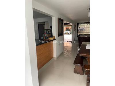 Casa de 4 alcobas en venta en La Mota, Medellín, 145 m² · foto 10 de 16