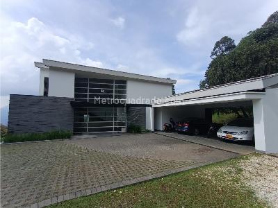 Casa de 4 alcobas en venta en Las Palmas, Medellín, 450 m² · foto 6 de 20