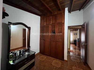 Casa de 4 alcobas en venta en Belen Aliadas, Medellín, 225 m² · foto 13 de 19