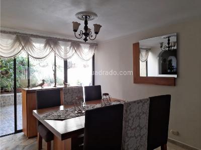 Casa de 5 alcobas en venta en Centro, Envigado, 250 m² · foto 4 de 18