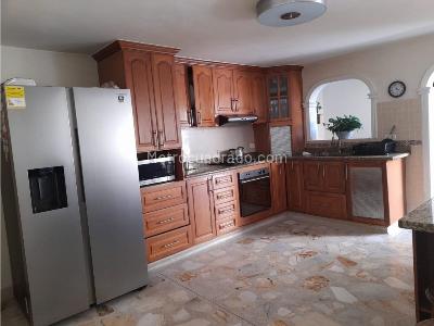 Casa de 5 alcobas en venta en Centro, Envigado, 250 m² · foto 5 de 18