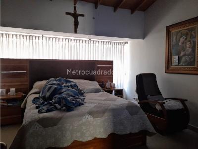 Casa de 5 alcobas en venta en Centro, Envigado, 250 m² · foto 10 de 18