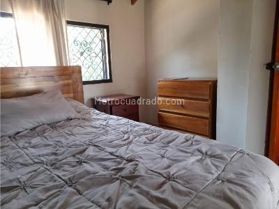 Casa de 5 alcobas en venta en Centro, Envigado, 250 m² · foto 13 de 18
