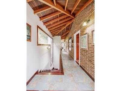 Casa de 5 alcobas en venta en Loma Del Escobero, Envigado, 407 m² · foto 10 de 20