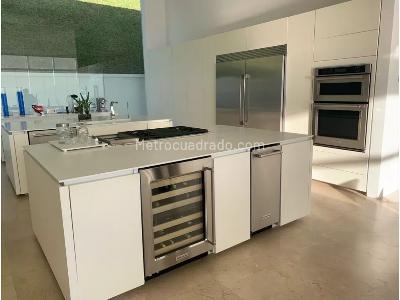 Casa de 4 alcobas en venta en Las Palmas, Medellín, 600 m² · foto 3 de 16