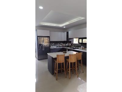 Casa de 4 alcobas en venta en Loma Del Escobero, Envigado, 300 m² · foto 5 de 20