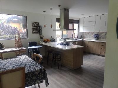Casa de 5 alcobas en venta en Loma Del Chocho, Envigado, 1200 m² · foto 5 de 12