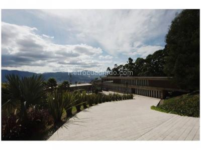 Casa de 5 alcobas en venta en Loma Del Chocho, Envigado, 1200 m² · foto 11 de 12