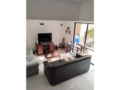 Casa de 4 alcobas en venta en Envigado, Medellín, 234 m² · foto 5 de 14