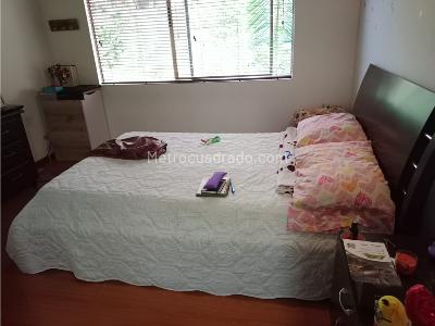 Casa de 4 alcobas en venta en Envigado, Medellín, 234 m² · foto 9 de 14