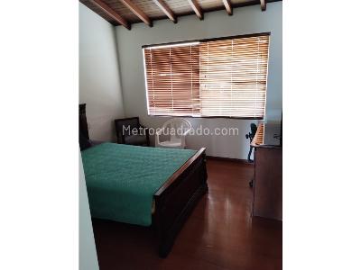 Casa de 4 alcobas en venta en Envigado, Medellín, 234 m² · foto 11 de 14