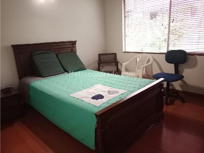 Casa de 4 alcobas en venta en Envigado, Medellín, 234 m² · foto 13 de 14