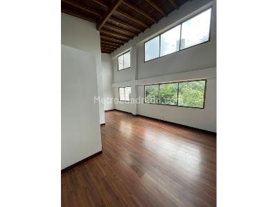 Casa de 5 alcobas en venta en La Doctora, Sabaneta, 390 m² · foto 3 de 20