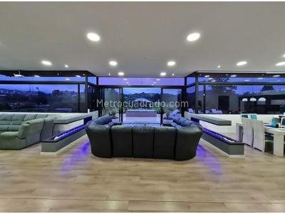 Casa de 4 alcobas en venta en Las Palmas, Envigado, 432 m² · foto 2 de 20