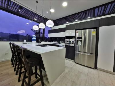 Casa de 4 alcobas en venta en Las Palmas, Envigado, 432 m² · foto 18 de 20
