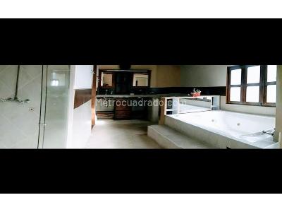 Casa de 4 alcobas en venta en Las Lomitas, Sabaneta, 350 m² · foto 4 de 11