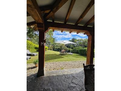 Casa de 4 alcobas en venta en Llano Grande, Rionegro, 350 m² · foto 3 de 16
