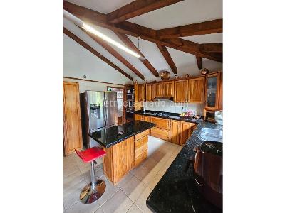 Casa de 4 alcobas en venta en Llano Grande, Rionegro, 350 m² · foto 11 de 16