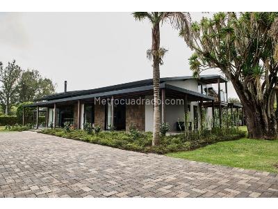 Casa de 5 alcobas en venta en Llano Grande, Rionegro, 917 m² · foto 2 de 20