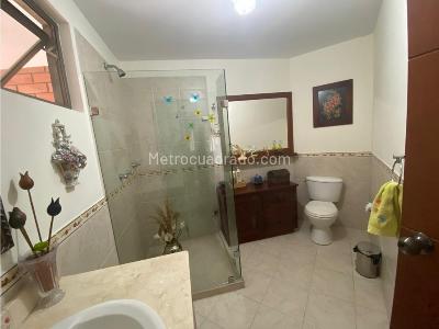 Casa de 3 alcobas en venta en San Jose, Sabaneta, 200 m² · foto 20 de 20
