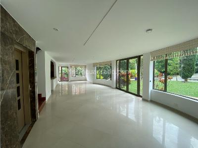 Casa de 4 alcobas en venta en San Jose, Sabaneta, 540 m² · foto 2 de 15
