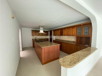 Casa de 4 alcobas en venta en San Jose, Sabaneta, 540 m² · foto 6 de 15
