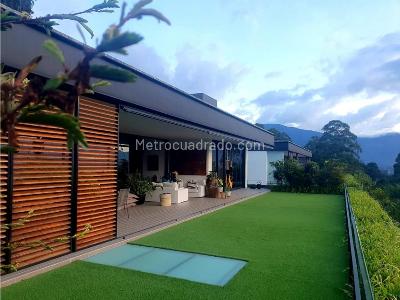 Apartamento de 3 alcobas en venta en El Poblado, Medellín, 475 m² · foto 2 de 13