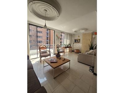 Apartamento de 5 alcobas en venta en Laureles, Medellín, 165 m² · foto 1 de 20